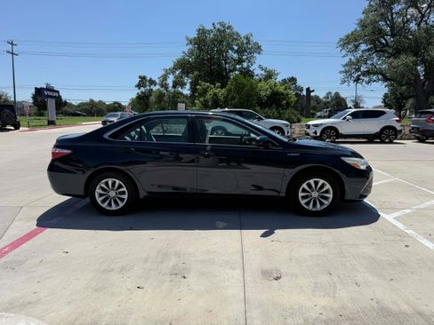 Used 2016 Toyota Camry LE FWD image 7