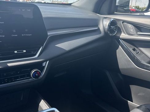 Used 2025 Chevrolet Equinox LT w/ Convenience Package II FWD image 42