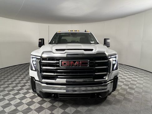 Used 2024 GMC Sierra 3500 SLE image 10