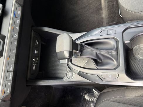 Used 2025 Kia K4 LXS image 39