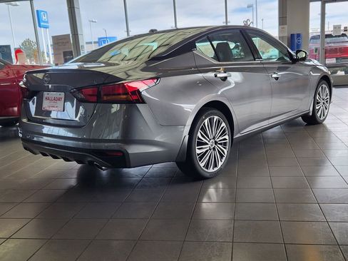 New 2025 Nissan Altima 2.5 SL image 5