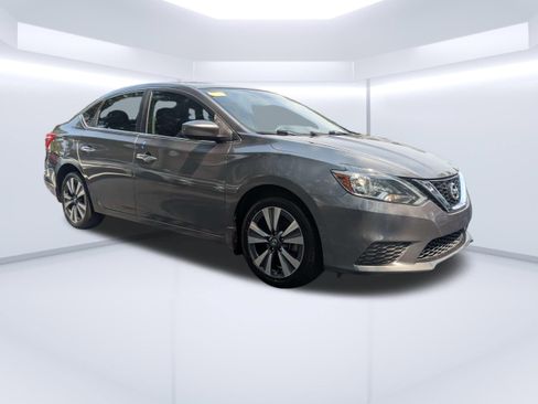 Used 2019 Nissan Sentra SV w/ Special Edition Package FWD image 1
