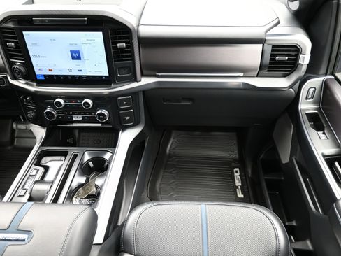 Used 2025 Ford F150 Platinum w/ FX4 Off-Road Package image 39