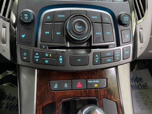 Used 2013 Buick LaCrosse FWD image 21