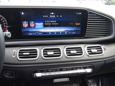 Used 2025 Mercedes-Benz GLE 450e 4MATIC w/ Driver Assistance Package image 15