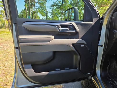 New 2026 Chevrolet Silverado 2500 ZR2 AWD/4WD image 14