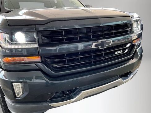 Used 2018 Chevrolet Silverado 1500 LT w/ All Star Edition AWD/4WD image 26