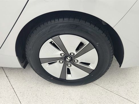 Used 2018 Hyundai Ioniq Blue image 26