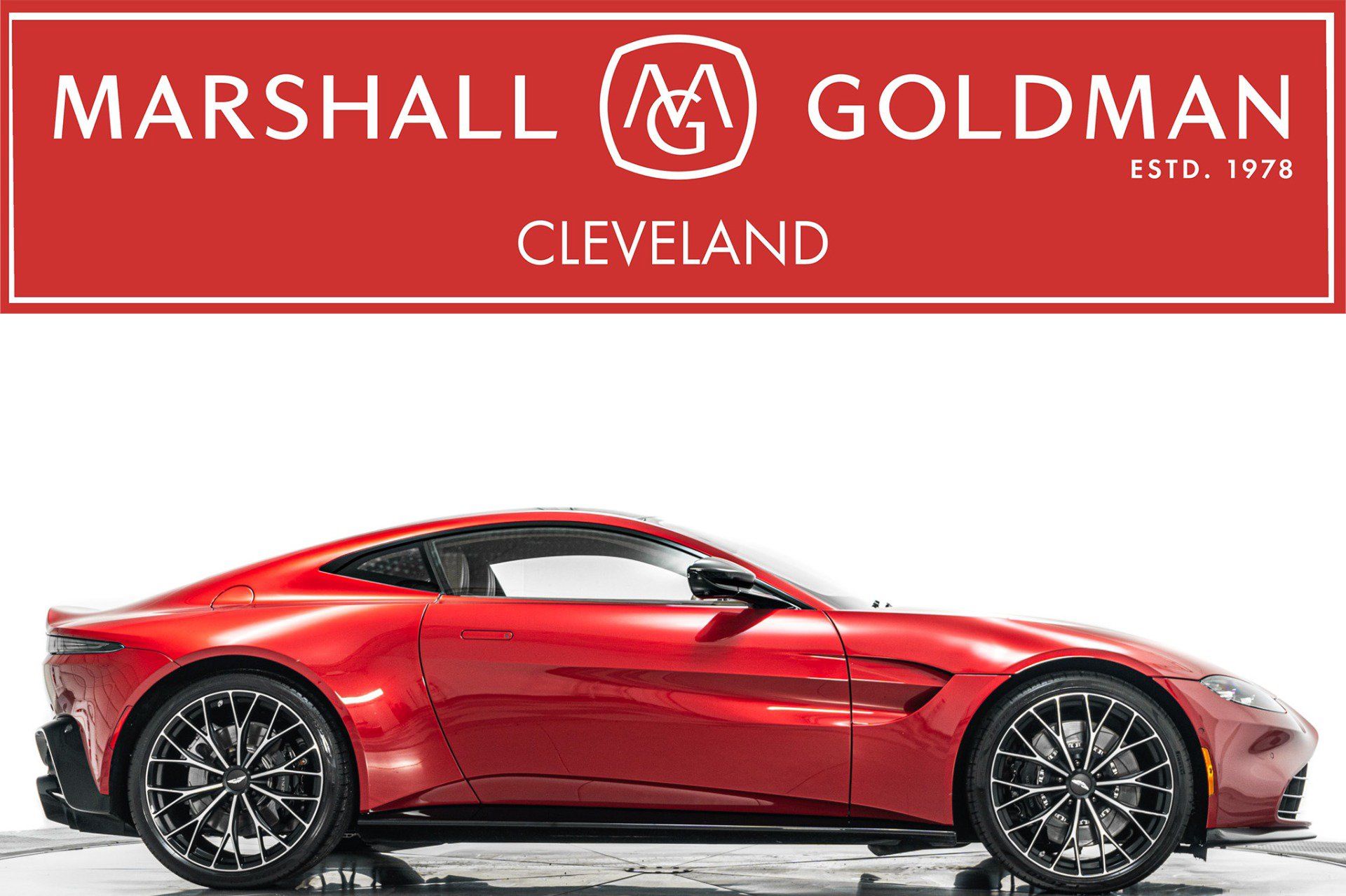 Used 2023 Aston Martin V8 Vantage Coupe RWD image 1