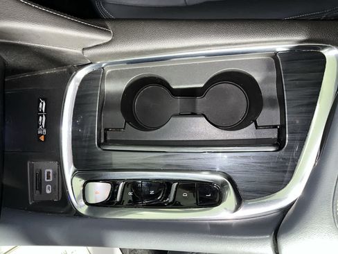 Used 2023 Buick Enclave Essence w/ Experience Buick Package FWD image 22