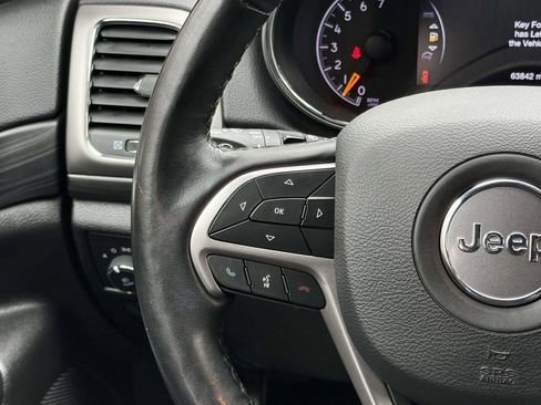 Used 2020 Jeep Grand Cherokee Altitude image 23
