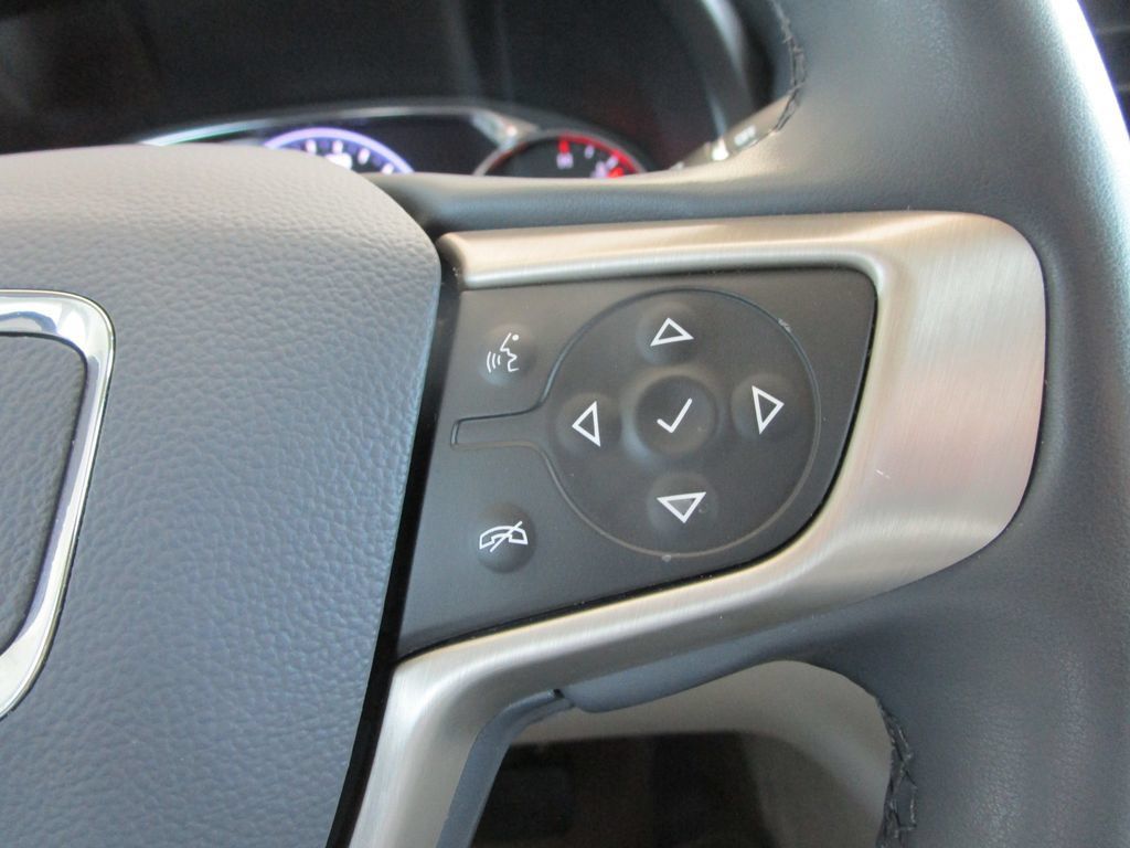 Used 2023 GMC Acadia Denali w/ Denali Ultimate Package FWD image 39