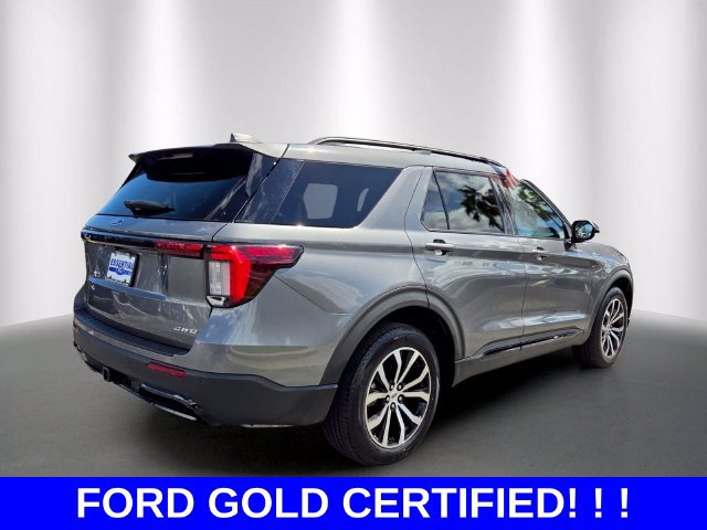 Certified 2025 Ford Explorer ST-Line AWD/4WD image 5