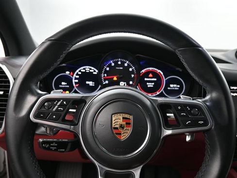 Certified 2023 Porsche Cayenne Platinum Edition AWD/4WD image 6
