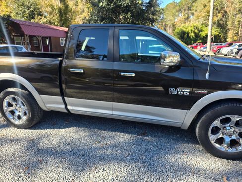 Used 2013 RAM 1500 Laramie w/ Convenience Group image 4