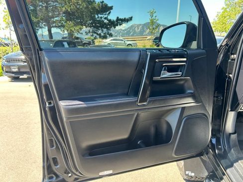 Used 2020 Toyota 4Runner Venture w/ Moonroof Package AWD/4WD image 21
