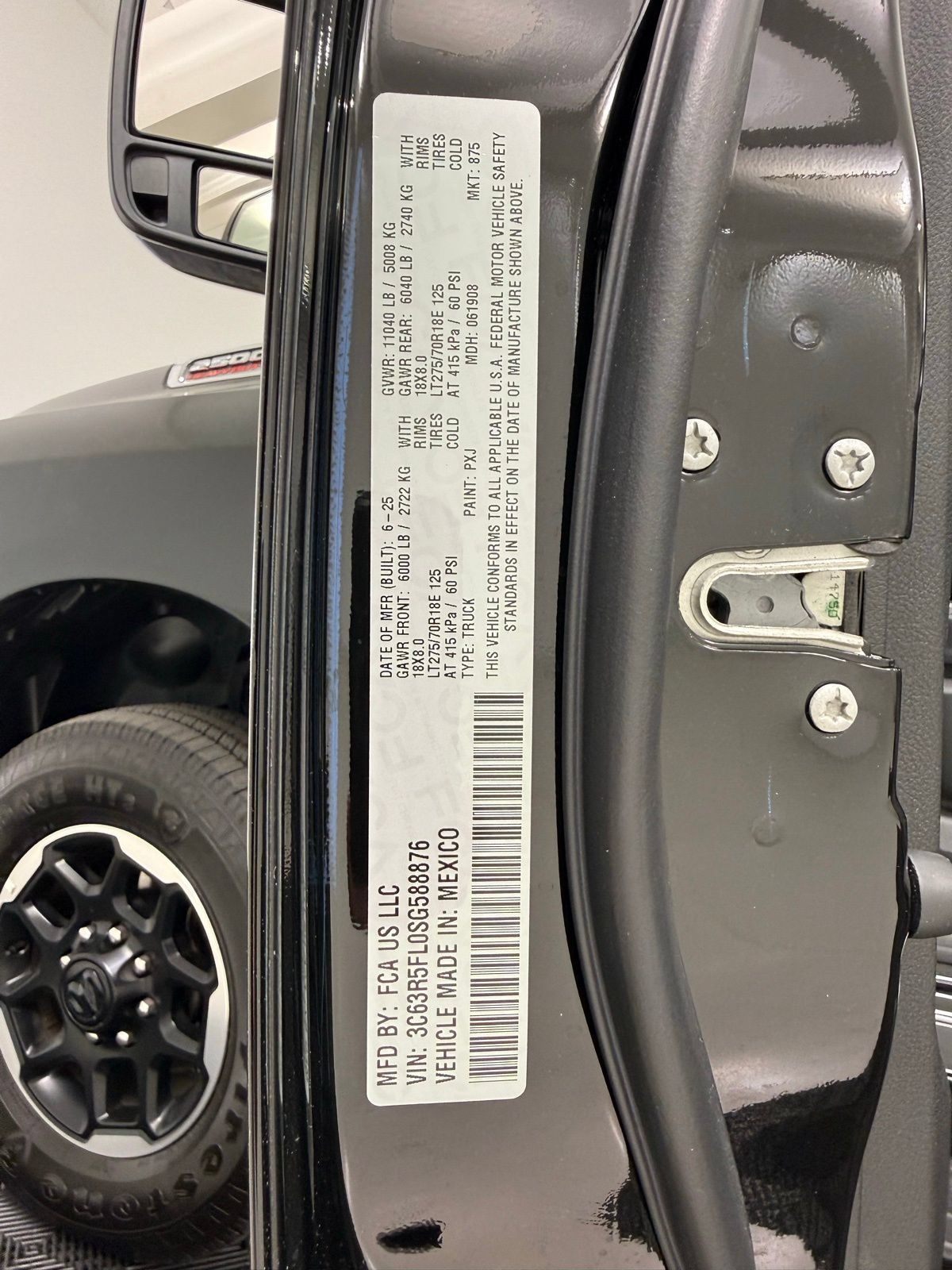 Used 2025 RAM 2500 Laramie AWD/4WD image 17