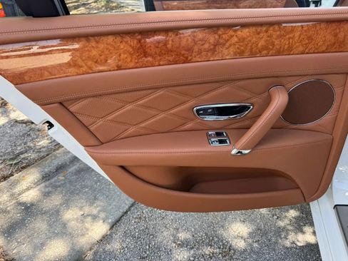 Used 2014 Bentley Flying Spur W12 AWD/4WD image 19
