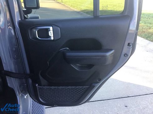 Used 2023 Jeep Wrangler Unlimited Rubicon image 14