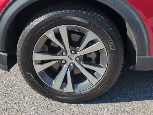 Used 2020 Ford Explorer Platinum image 11