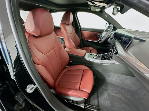 Used 2025 BMW 330i Sedan w/ Convenience Package image 29