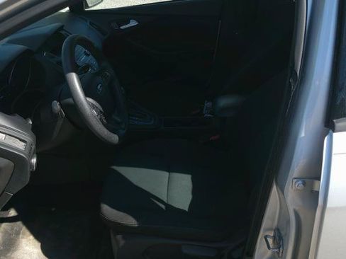 Used 2015 Ford Focus SE FWD image 5