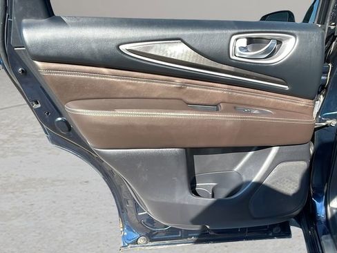 Used 2019 INFINITI QX60 Luxe w/ Essential Package image 17