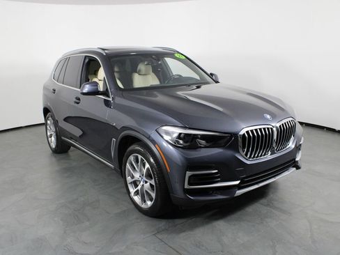 Used 2022 BMW X5 xDrive45e w/ Premium Package image 12