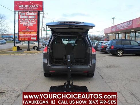 Used 2012 Toyota Sienna LE w/ Towing Pkg image 10