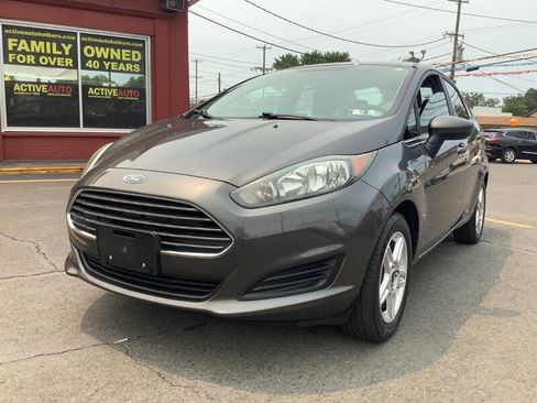 Used 2017 Ford Fiesta SE FWD image 3