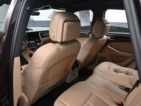 Used 2023 Porsche Macan S AWD/4WD image 36