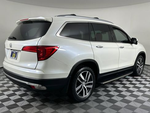 Used 2017 Honda Pilot Touring image 12