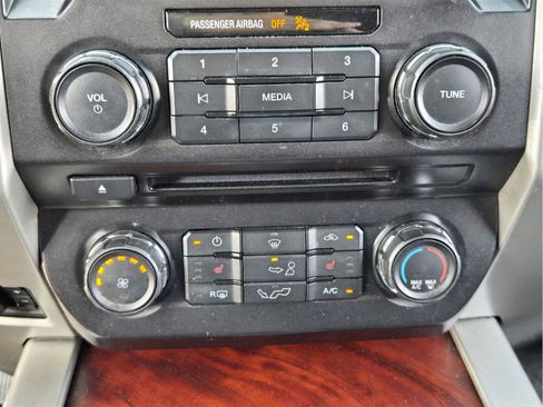 Used 2015 Ford F150 XLT w/ Equipment Group 302A Luxury RWD image 18