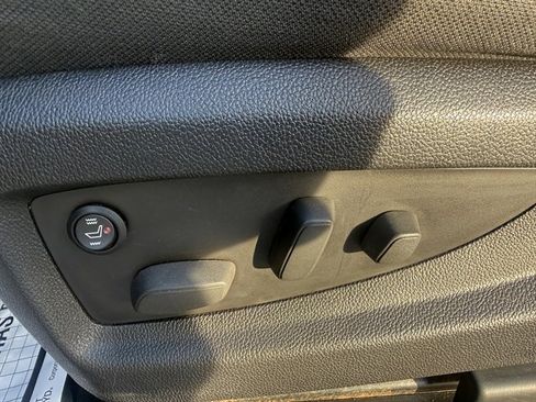 Used 2014 Chevrolet Silverado 1500 LT image 9