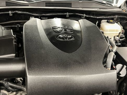 Used 2017 Toyota Tacoma TRD Off-Road w/ Tow Package (A/T) image 28