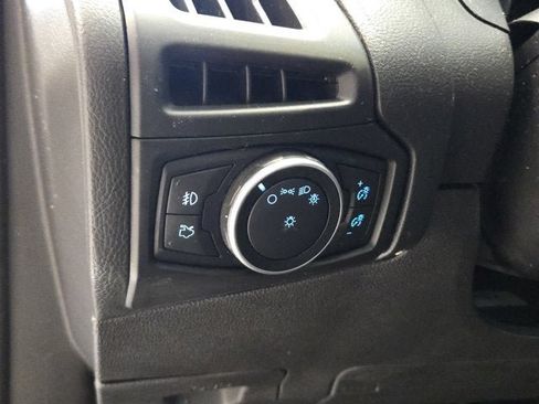 Used 2017 Ford Focus Titanium FWD image 19
