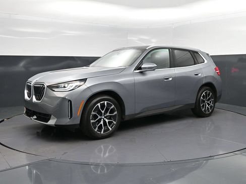 Certified 2025 BMW X3 xDrive30i w/ Premium Package AWD/4WD image 3