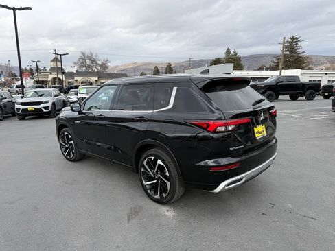 Used 2023 Mitsubishi Outlander SEL image 4