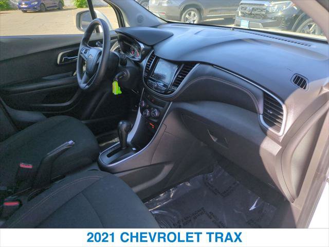 Used 2021 Chevrolet Trax LS w/ Tint and Cruise Package AWD/4WD image 25