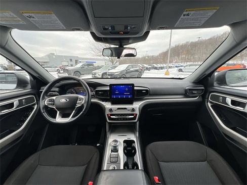 Used 2022 Ford Explorer XLT image 14