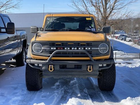 Used 2022 Ford Bronco Base image 2