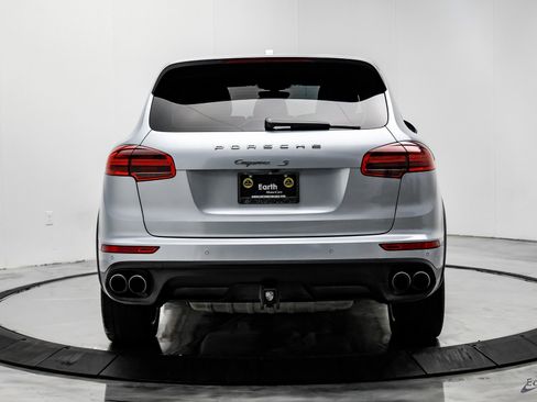 Used 2017 Porsche Cayenne S image 10