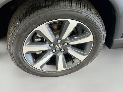 Used 2025 Honda Pilot Touring image 34