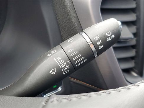 Used 2022 GMC Acadia AT4 w/ Technology Package image 17