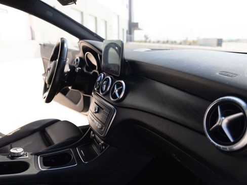 Used 2018 Mercedes-Benz CLA 250 4MATIC image 30