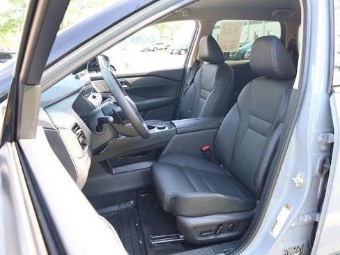 Certified 2025 Nissan Rogue SL AWD/4WD image 8