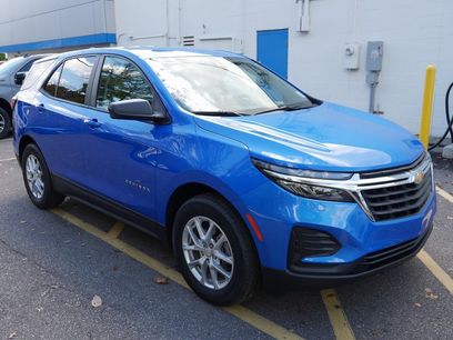 Used 2024 Chevrolet Equinox LS w/ LS Convenience Package