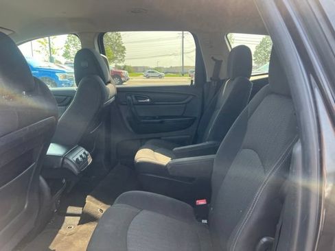 Used 2017 Chevrolet Traverse LT w/ Style and Technology Package FWD image 12
