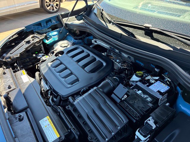 Certified 2026 Volkswagen Tiguan SE R-Line AWD/4WD image 9
