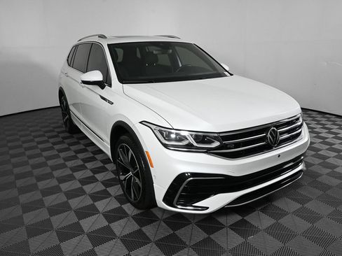 Used 2024 Volkswagen Tiguan SEL R-Line AWD/4WD image 23